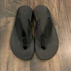 Women’s Chaco flip flops